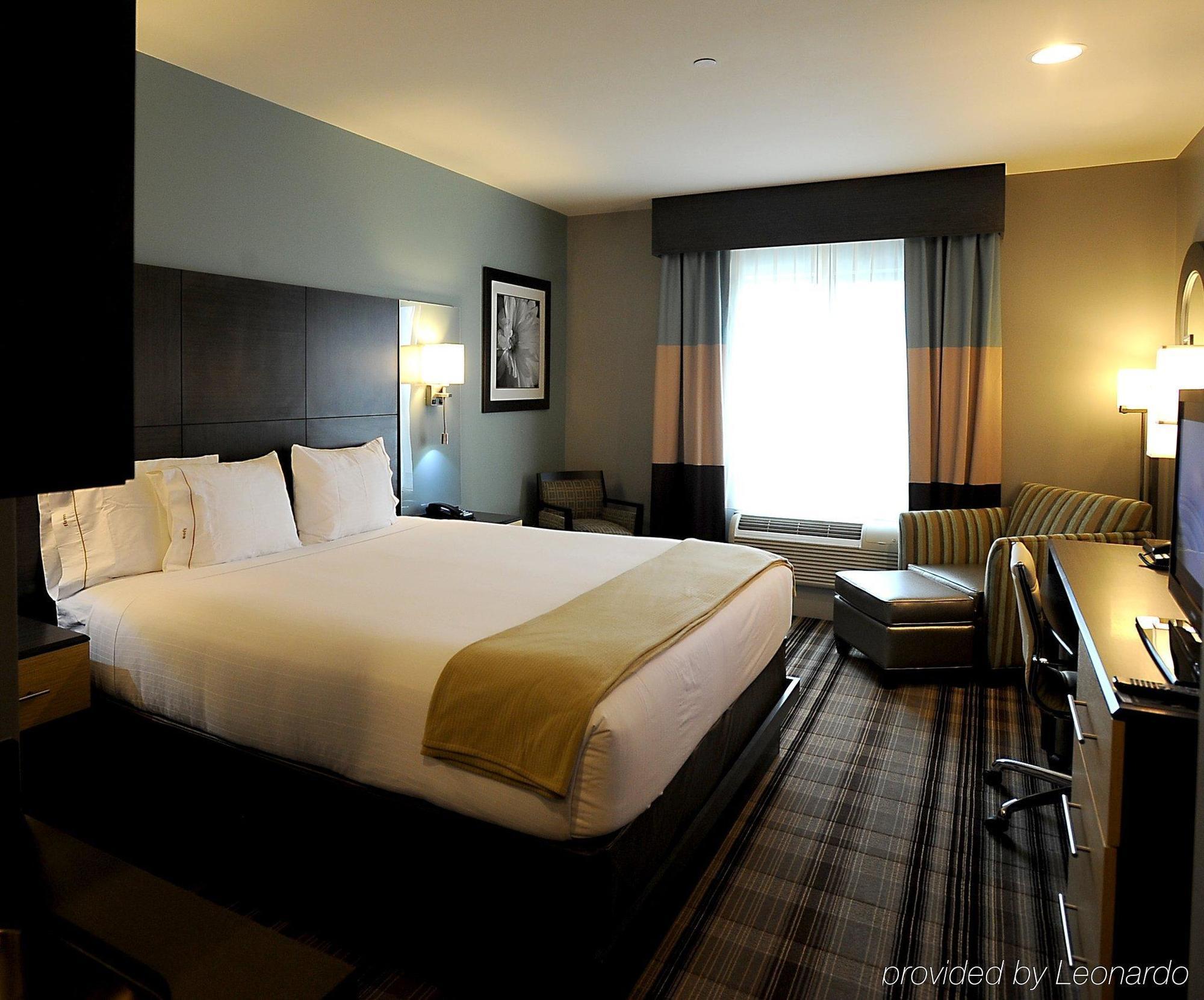 Holiday Inn Express & Suites Amarillo West, An Ihg Hotel Room photo